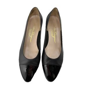 Ferragamo Pablo Black Leather Cap Toe Low Heel Pumps 9B Made in Italy